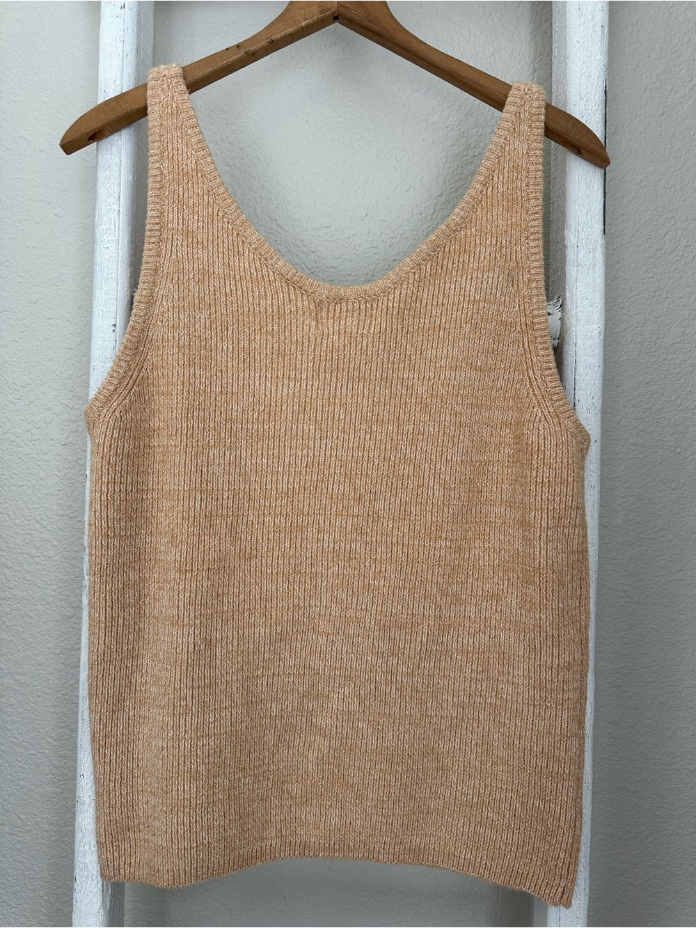 NWT Universal Thread Beige Tan Ribbed Knit Henley Tank Top - Picture 2 of 4